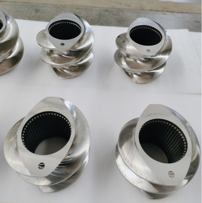 High Wear Twin Plastic Extruder Schraubelemente mit Vakuumlöschbehandlung Einzelflug Schaufel Segmente