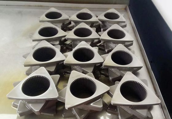 Hoher Korrosionsbeständigkeits-Doppelschneckenextruder zerteilt Extruder-Schrauben-Element für TEX54