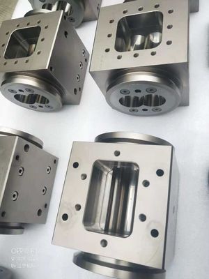 Berstoff ZE 82 Extruder Schneckenzylinder